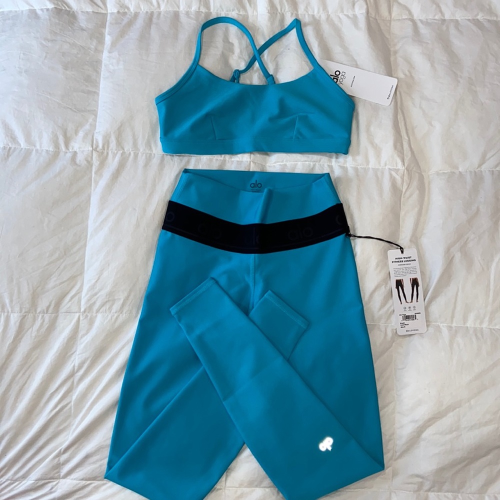 Alo Yoga Highwaist Leggings & Matching Sports Bra